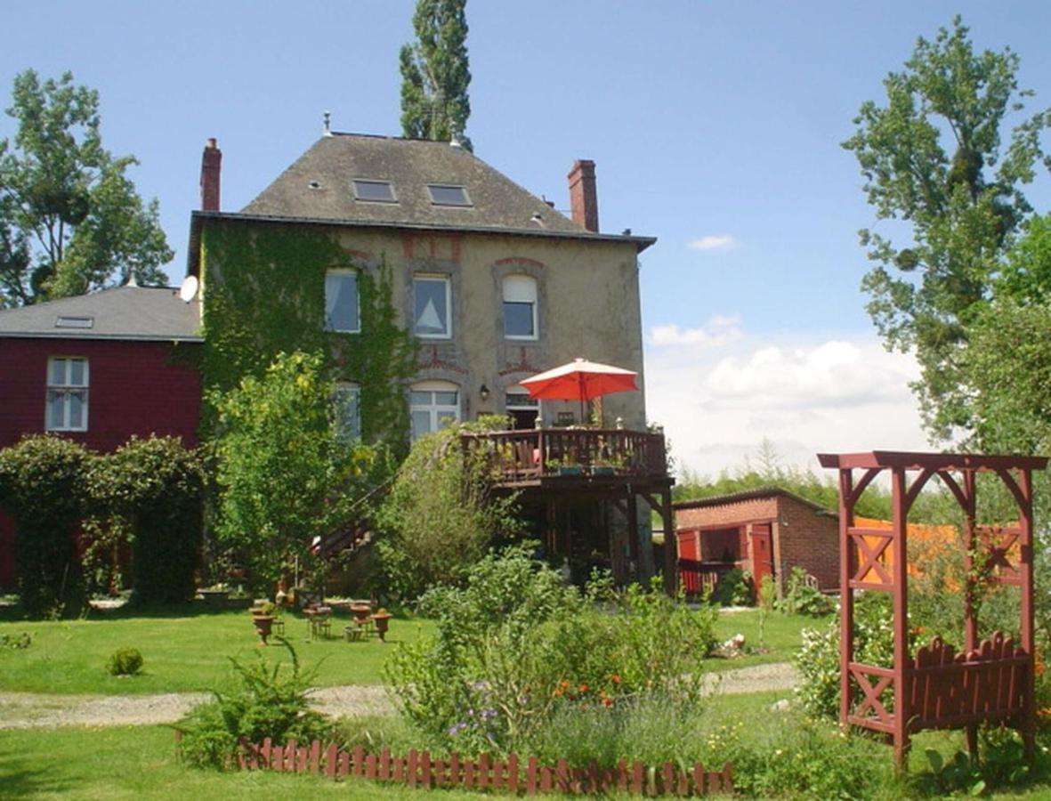 La Chaussee d'Olivet en Mayenne Extérieur photo